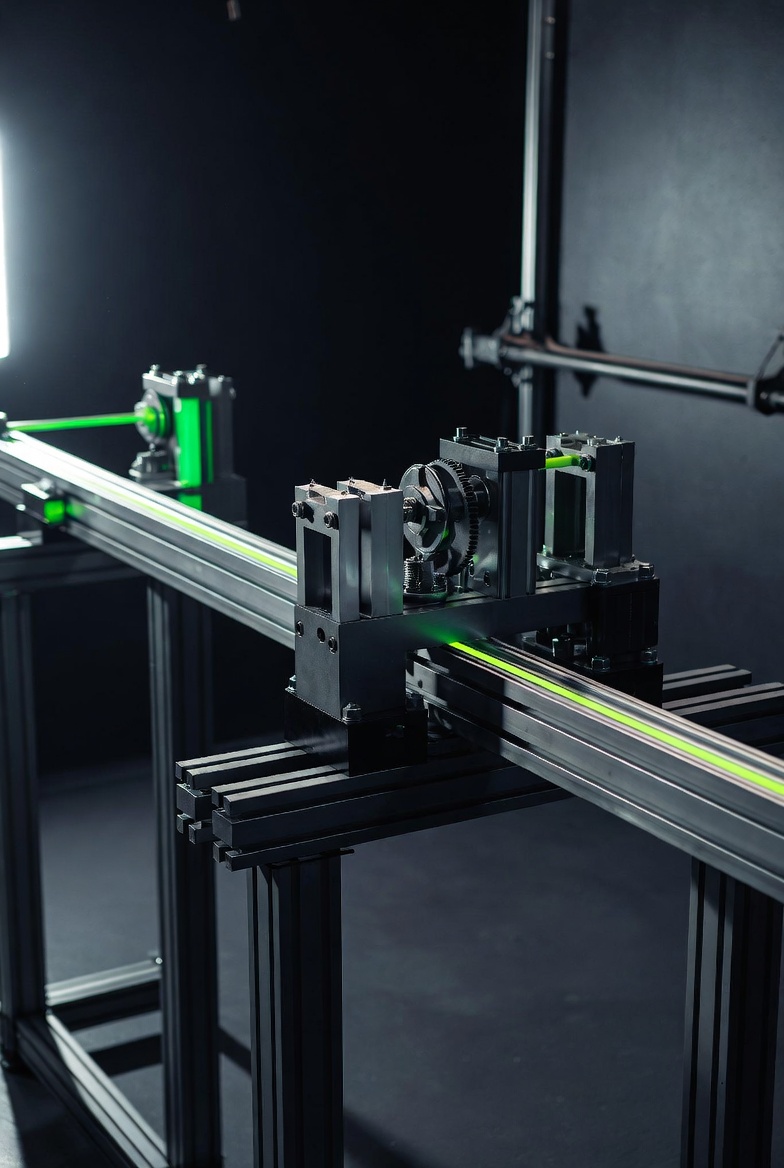 Потолочная мишенная установка XTIR ПМУ 35, тех-стиль, темный фон